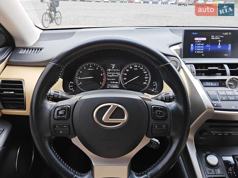 Внедорожник / Кроссовер Lexus NX 2015 в Харькове