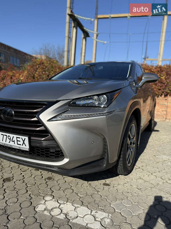 Позашляховик / Кросовер Lexus NX 2016 в Чернівцях