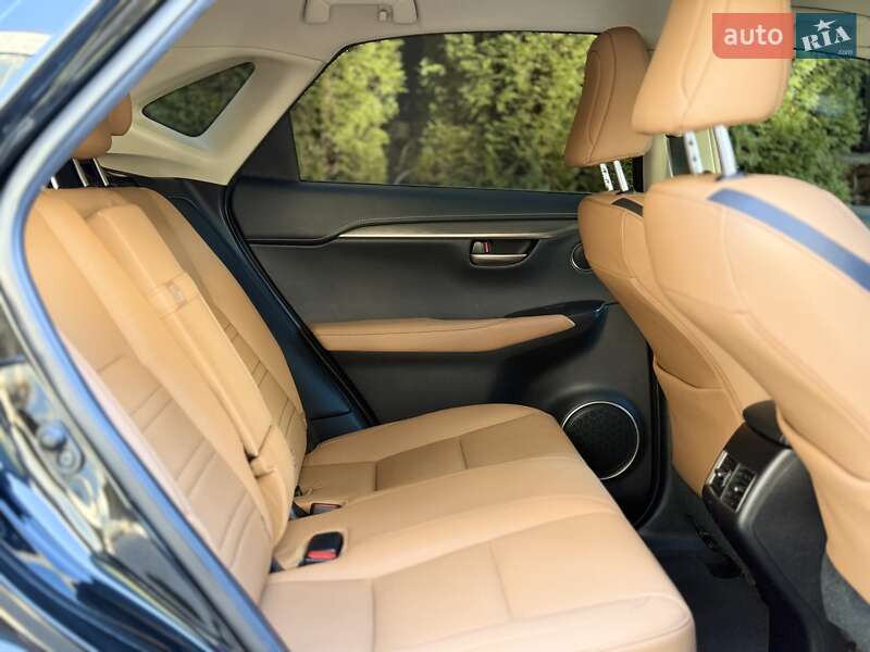 Позашляховик / Кросовер Lexus NX 2015 в Львові