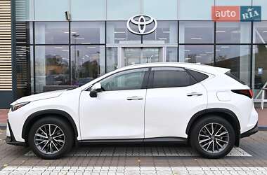 Позашляховик / Кросовер Lexus NX 2022 в 