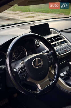 Внедорожник / Кроссовер Lexus NX 2015 в 