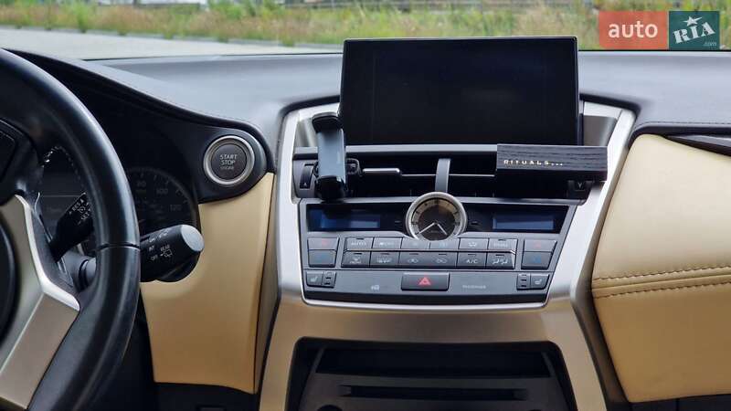 Позашляховик / Кросовер Lexus NX 2015 в Львові фото 13 Позашляховик / Кросовер Lexus NX 2015 в Львові