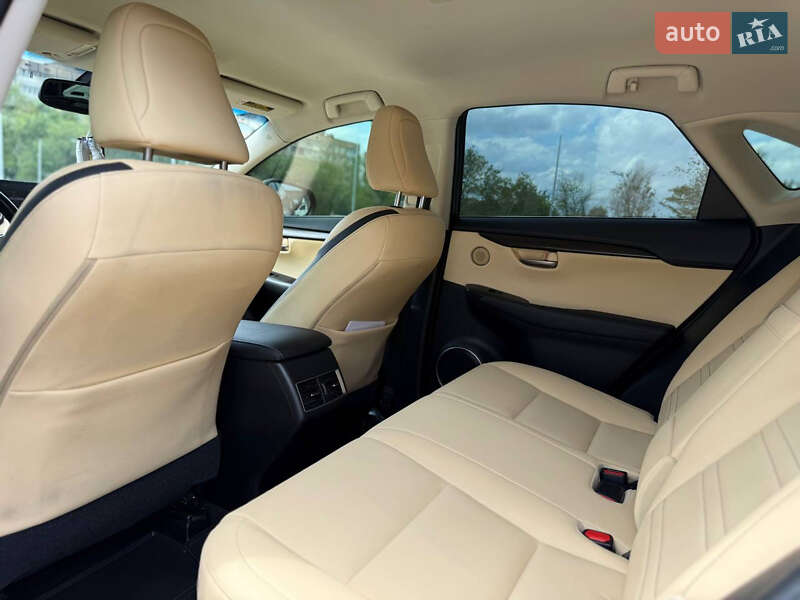 Позашляховик / Кросовер Lexus NX 2016 в Львові фото 17 Позашляховик / Кросовер Lexus NX 2016 в Львові