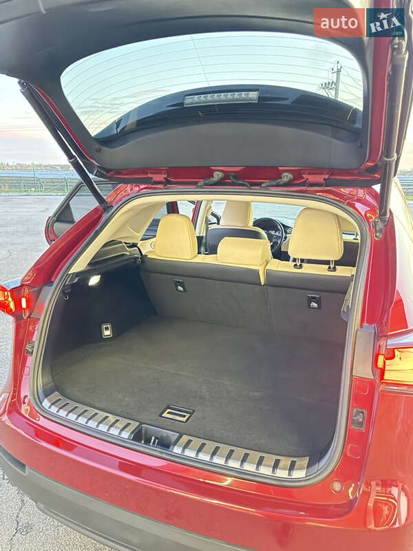 Позашляховик / Кросовер Lexus NX 2018 в Дніпрі