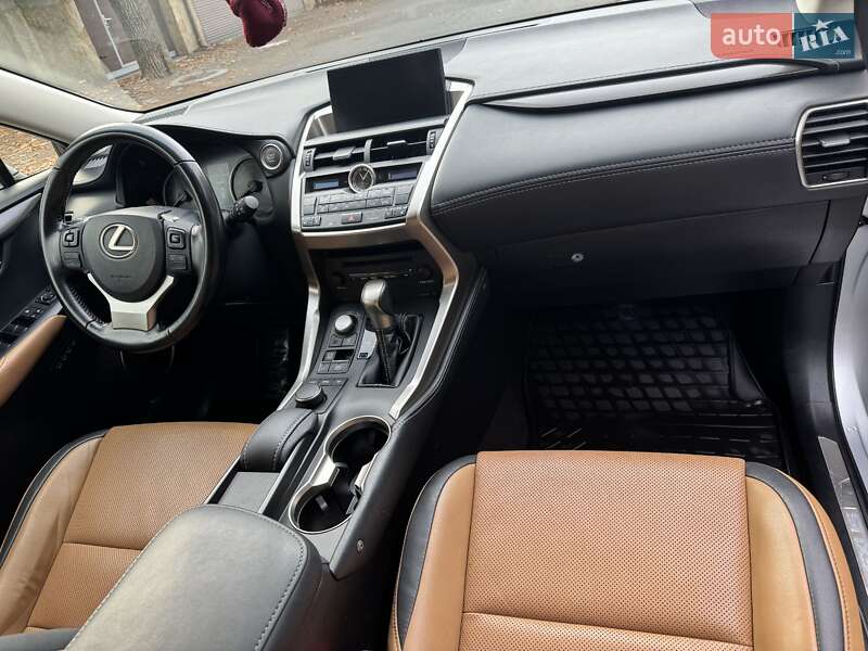 Внедорожник / Кроссовер Lexus NX 2017 в Ивано-Франковске