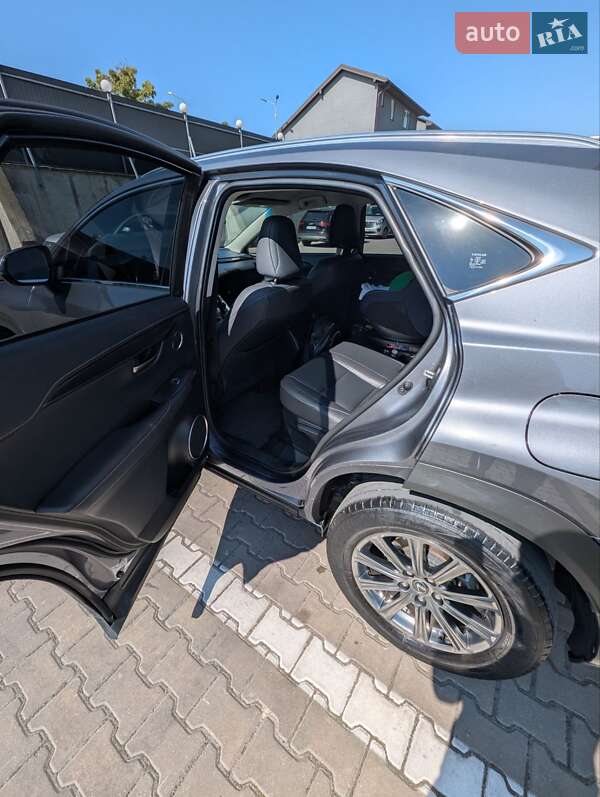 Внедорожник / Кроссовер Lexus NX 2018 в Ивано-Франковске