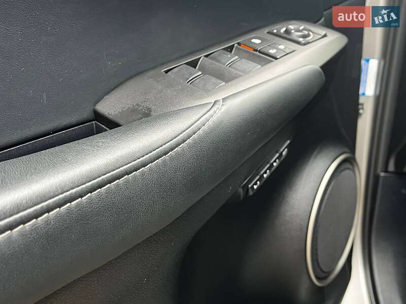 Позашляховик / Кросовер Lexus NX 2015 в Дніпрі фото 13 Позашляховик / Кросовер Lexus NX 2015 в Дніпрі