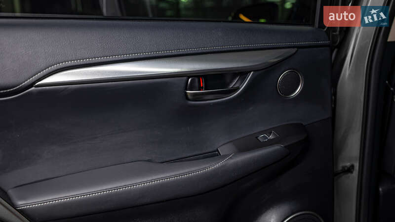 Позашляховик / Кросовер Lexus NX 2020 в Чернівцях