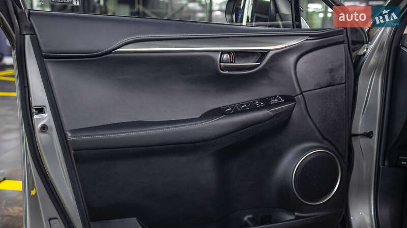 Позашляховик / Кросовер Lexus NX 2020 в Чернівцях