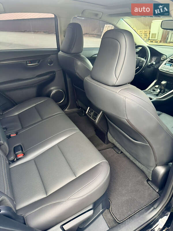 Внедорожник / Кроссовер Lexus NX 2016 в Днепре