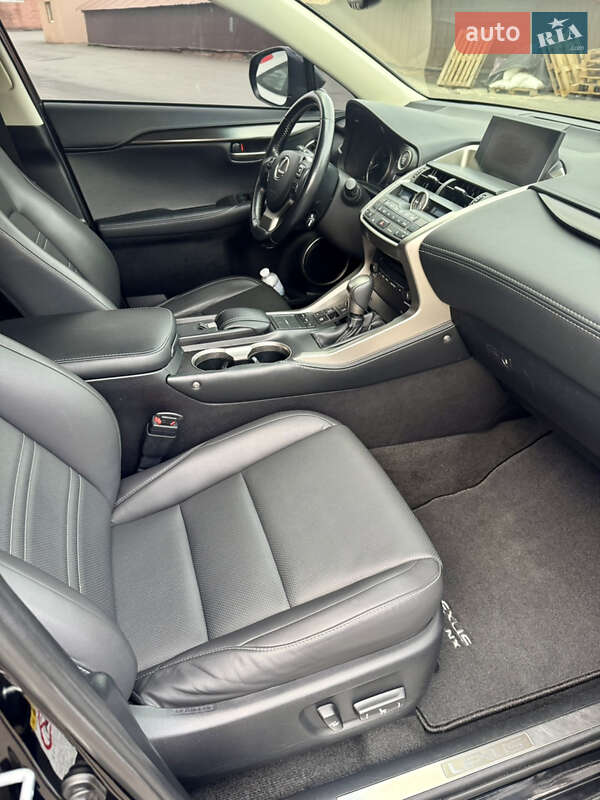 Внедорожник / Кроссовер Lexus NX 2016 в Днепре