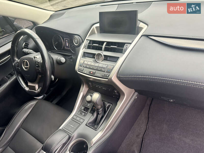 Внедорожник / Кроссовер Lexus NX 2016 в Днепре