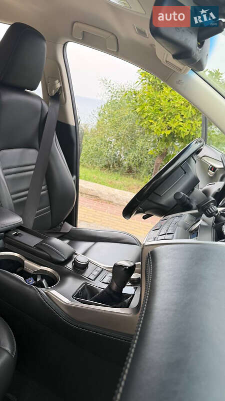 Внедорожник / Кроссовер Lexus NX 2016 в Одессе