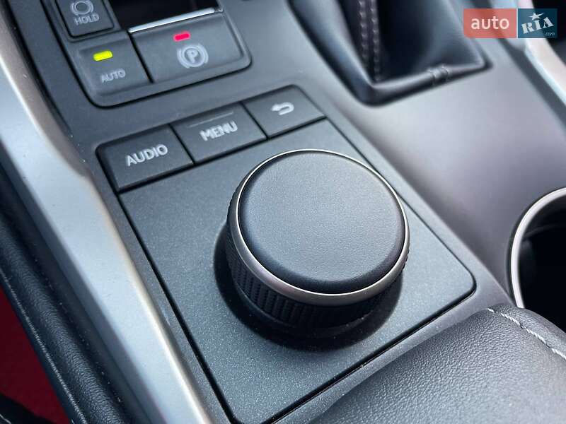 Позашляховик / Кросовер Lexus NX 2016 в Києві