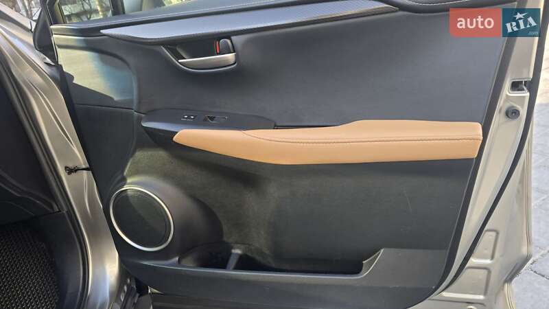 Внедорожник / Кроссовер Lexus NX 2016 в Ровно