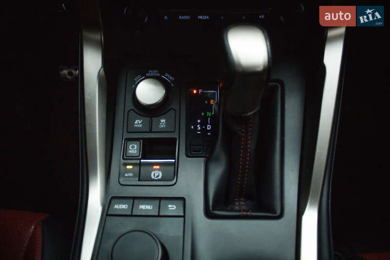 Внедорожник / Кроссовер Lexus NX 2016 в Киеве