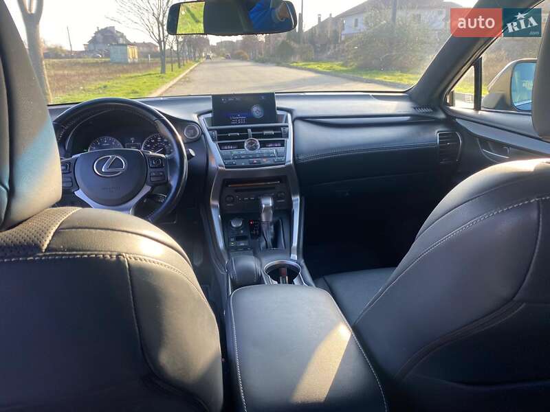 Внедорожник / Кроссовер Lexus NX 2015 в Одессе