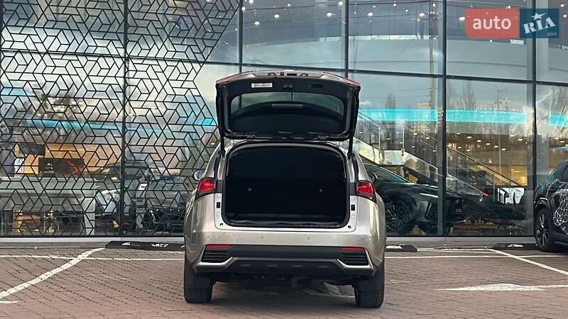 Позашляховик / Кросовер Lexus NX 2018 в Києві