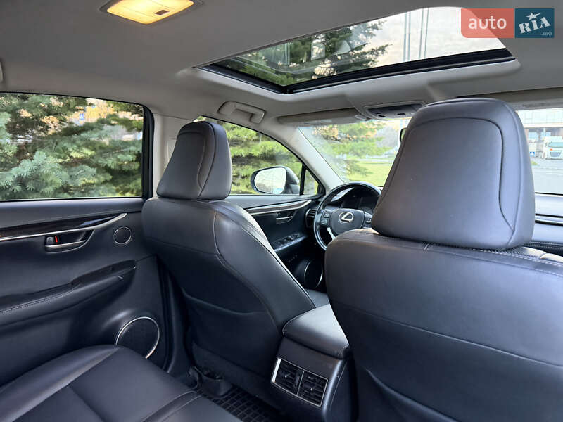 Внедорожник / Кроссовер Lexus NX 2015 в Одессе