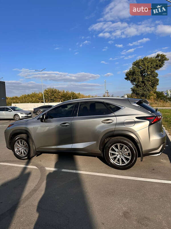 Позашляховик / Кросовер Lexus NX 2016 в Києві