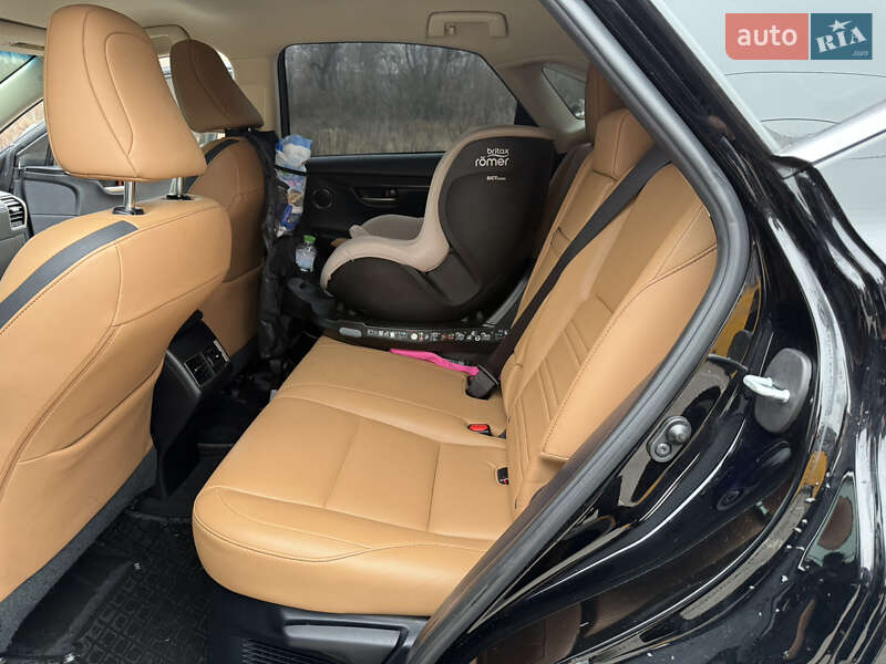 Внедорожник / Кроссовер Lexus NX 2017 в Киеве