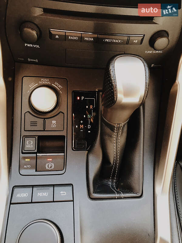 Внедорожник / Кроссовер Lexus NX 2016 в Одессе