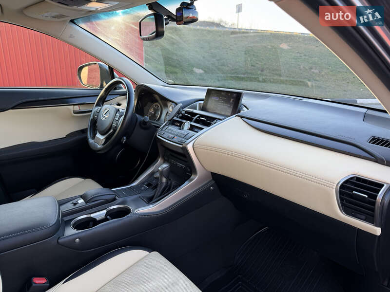 Внедорожник / Кроссовер Lexus NX 2016 в Киеве