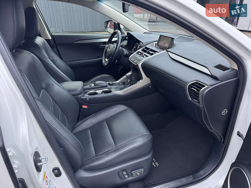 Внедорожник / Кроссовер Lexus NX 2015 в Киеве