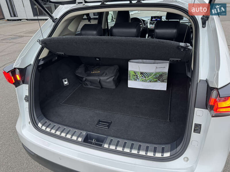 Внедорожник / Кроссовер Lexus NX 2015 в Киеве