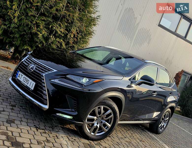 Позашляховик / Кросовер Lexus NX 2018 в Івано-Франківську