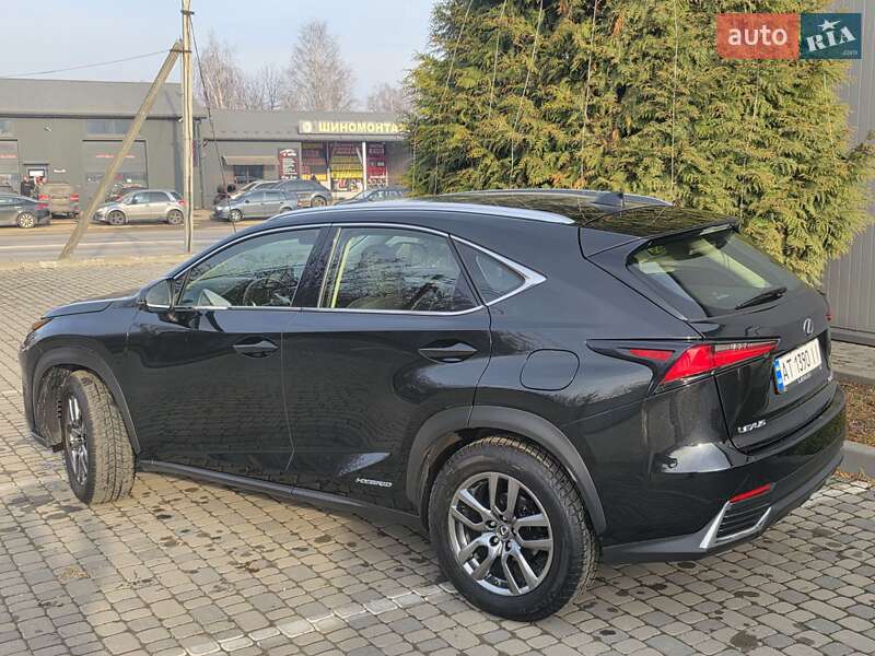 Позашляховик / Кросовер Lexus NX 2018 в Івано-Франківську
