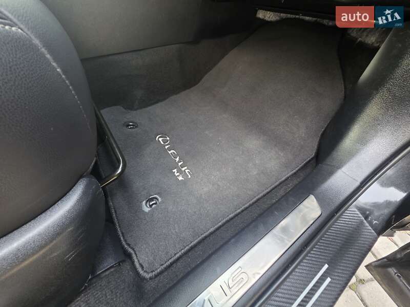 Позашляховик / Кросовер Lexus NX 2018 в Івано-Франківську