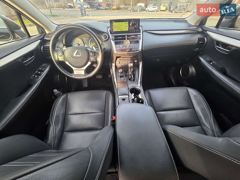 Позашляховик / Кросовер Lexus NX 2018 в Івано-Франківську