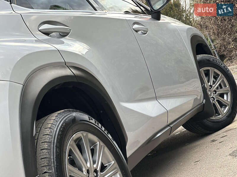 Внедорожник / Кроссовер Lexus NX 2015 в Дрогобыче