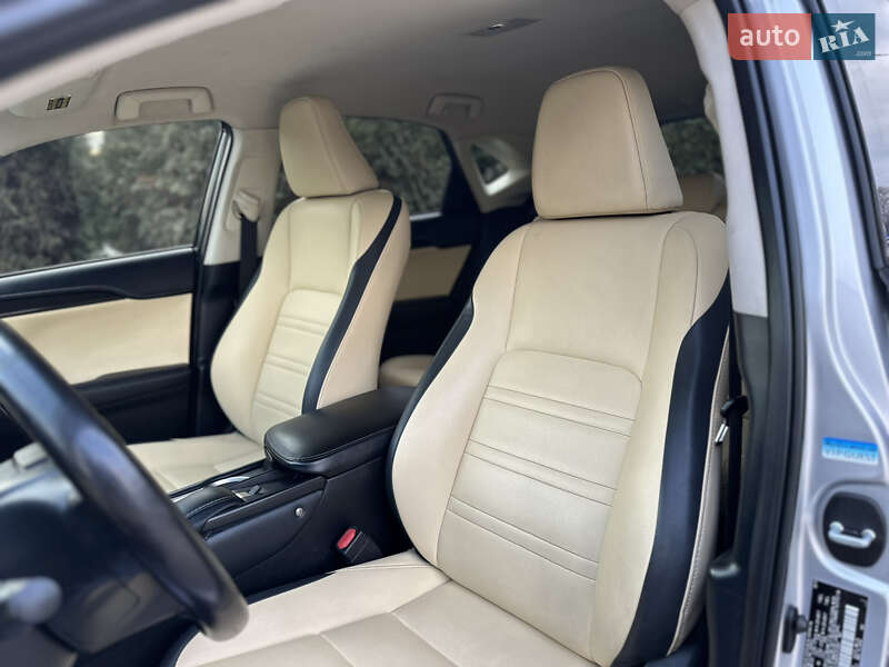 Внедорожник / Кроссовер Lexus NX 2015 в Дрогобыче