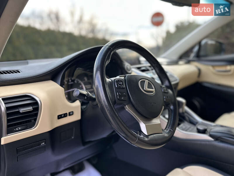 Внедорожник / Кроссовер Lexus NX 2015 в Дрогобыче