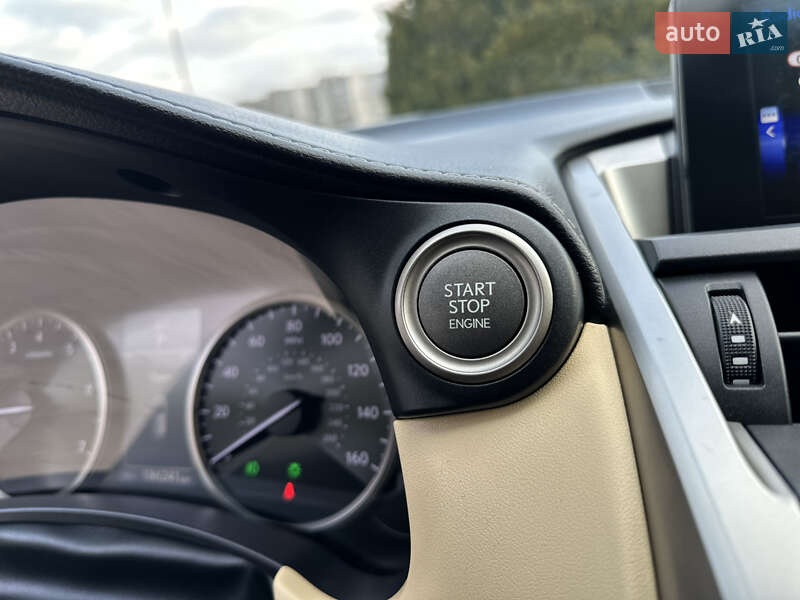 Внедорожник / Кроссовер Lexus NX 2015 в Дрогобыче