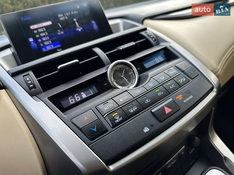 Внедорожник / Кроссовер Lexus NX 2015 в Дрогобыче