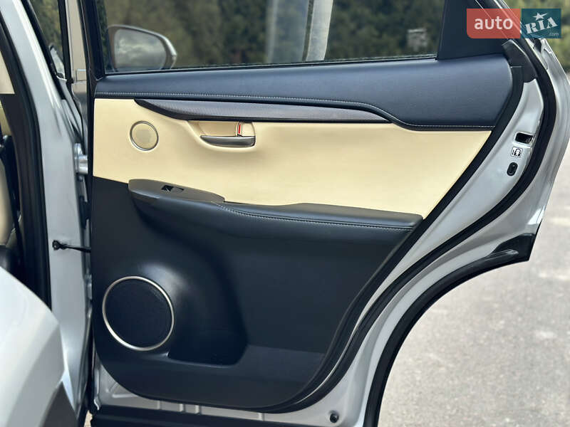 Внедорожник / Кроссовер Lexus NX 2015 в Дрогобыче