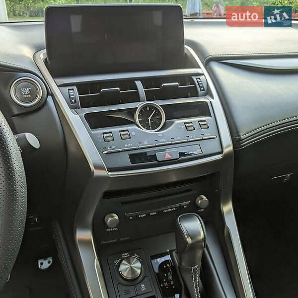 Внедорожник / Кроссовер Lexus NX 2020 в Черновцах