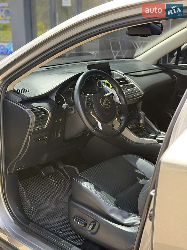 Внедорожник / Кроссовер Lexus NX 2014 в Одессе