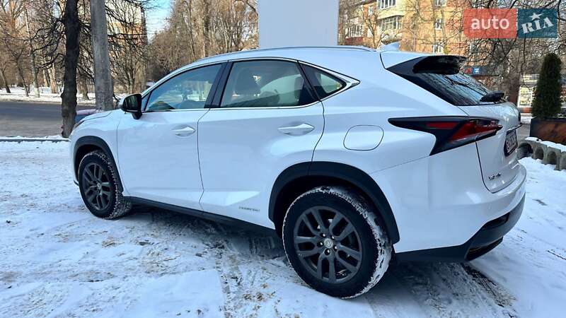Позашляховик / Кросовер Lexus NX 2014 в Хмельницькому фото 6 Позашляховик / Кросовер Lexus NX 2014 в Хмельницькому