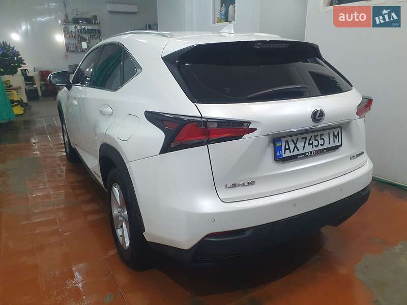Внедорожник / Кроссовер Lexus NX 2015 в Харькове