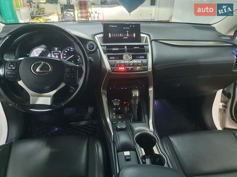 Внедорожник / Кроссовер Lexus NX 2015 в Харькове