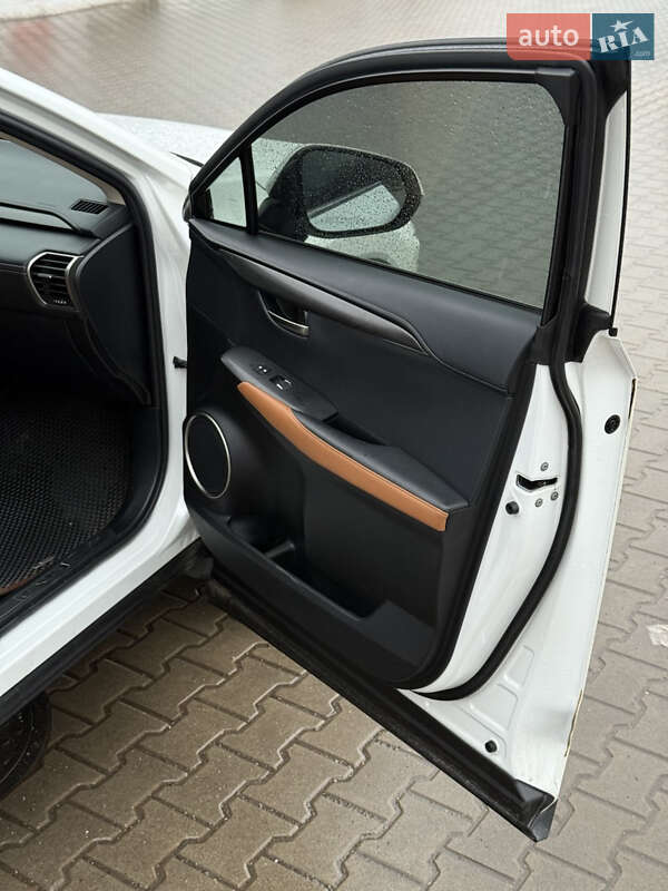 Позашляховик / Кросовер Lexus NX 2018 в Кривому Розі