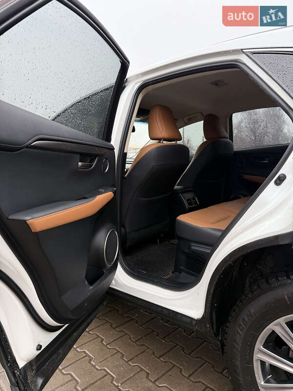 Позашляховик / Кросовер Lexus NX 2018 в Кривому Розі