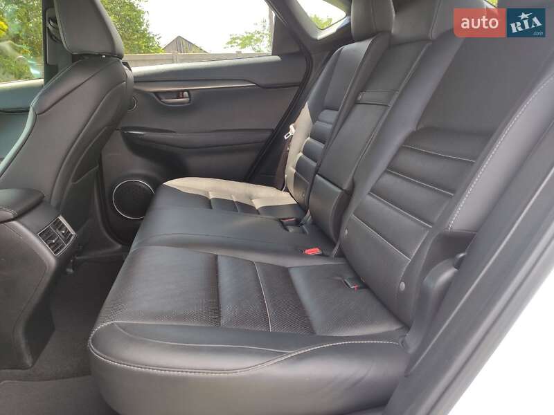 Внедорожник / Кроссовер Lexus NX 2016 в Одессе