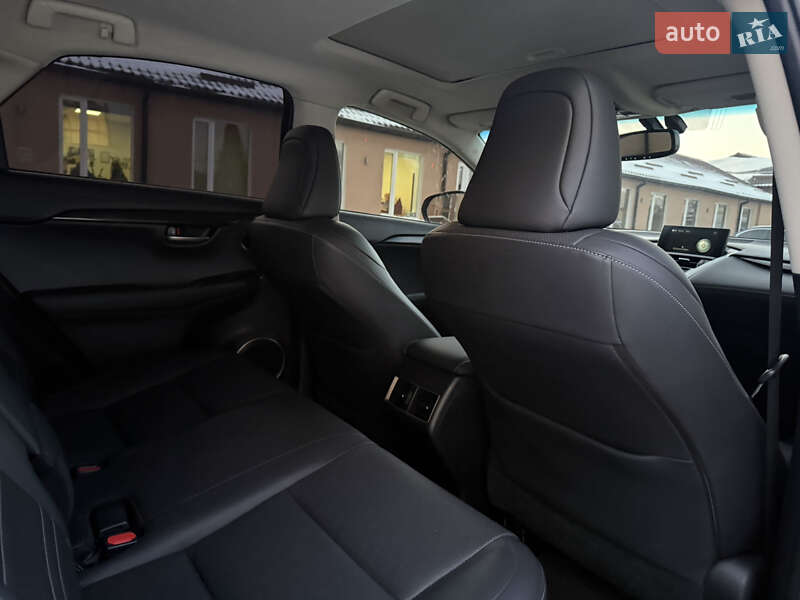 Внедорожник / Кроссовер Lexus NX 2015 в Днепре