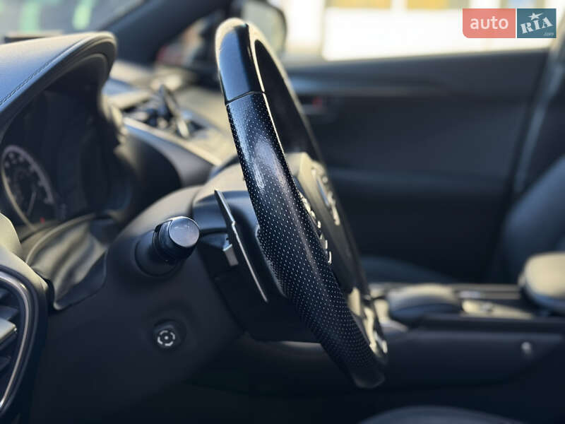 Внедорожник / Кроссовер Lexus NX 2017 в Луцке