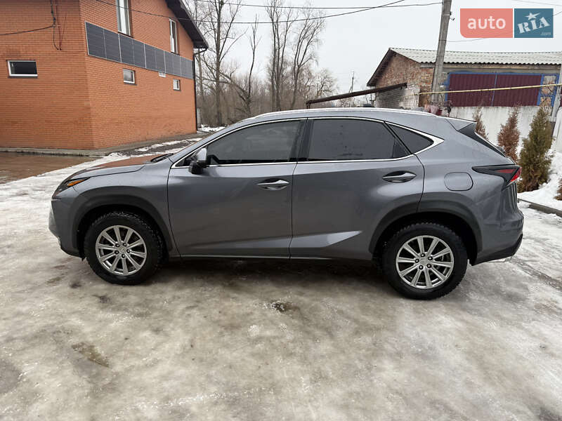 Позашляховик / Кросовер Lexus NX 2015 в Ромнах